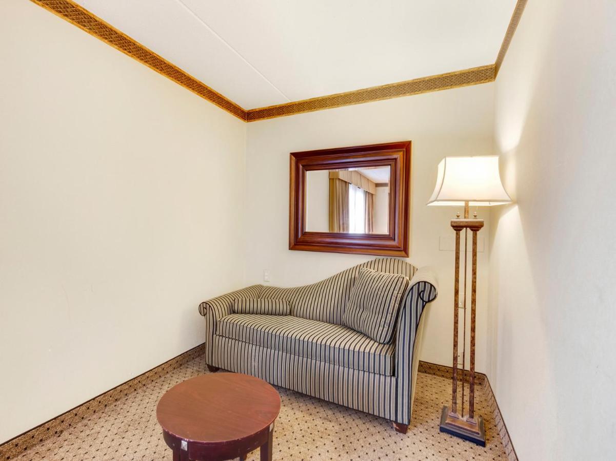 Oyo Nj-10 Hotel 3*